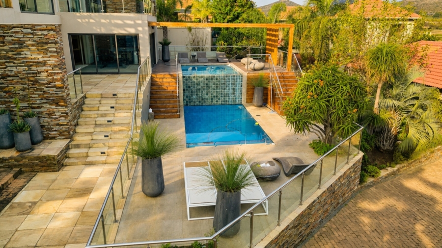 8 Bedroom Property for Sale in Birdwood Estate North West